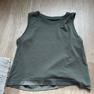 Green lululemon cropped muscle tank